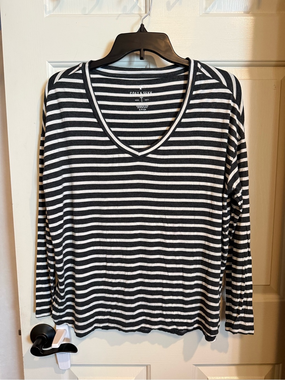 American Eagle Outfitters Black and White Striped V-Neck Long Sleeve Top
